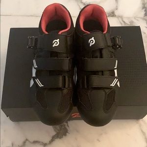 ⛔️SOLD⛔️Peloton Shoes